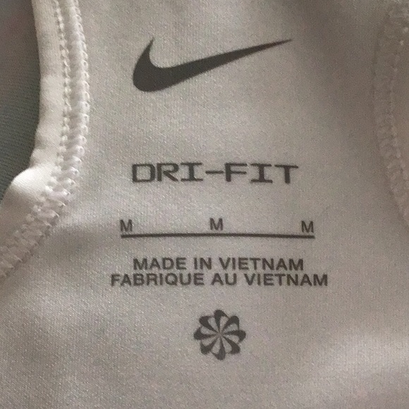 NWT Nike Sports Bra - Picture 4 of 7